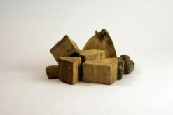 Yakiniku Räucherchunks Eiche 500 G -Broil King Geschaft 100315 8720364491314 Oak chunk productfoto vrijstaand