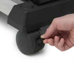 Broil King Baron S 590 IR Inkl. Abdeckhaube & Gussplatte -Broil King Geschaft 876982 BARON S590IR CASTER 01