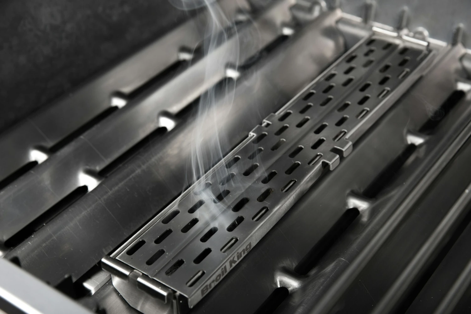 Broil King Pellet-Smokerbox 6 Broil King Pellet-Smokerbox – Bild 4