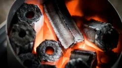 EuroBBQ Holzkohlebriketts Schwarz 10kg 11 EuroBBQ Holzkohlebriketts Schwarz 10kg -Broil King Geschaft SaZqxWDRpeA