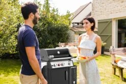 Weber Spirit EP-335 Premium GBS Inkl. Drehspieß 25 Weber Spirit EP-335 Premium GBS Inkl. Drehspieß -Broil King Geschaft Spirit EP335 Lifestyle 2 rgb