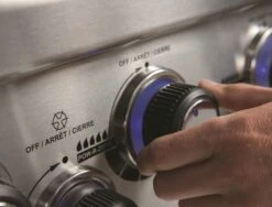 Broil King Regal 490 Inkl. Abdeckhaube, Gussplatte & Wokeinsatz -Broil King Geschaft broilking REGAL 490 SCHWARZ FEATURE 05