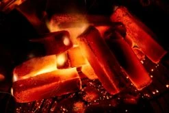 McBrikett KOKOKO LONG 10kg -Broil King Geschaft mcbrikett kokoko long mood 02 1